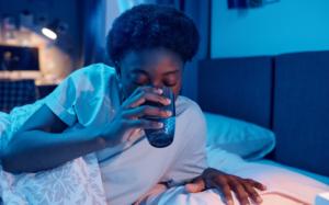 9 lý do khiến bạn thường khát nước vào ban đêm