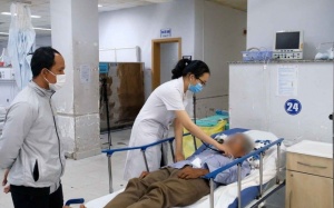 Bộ Y tế đề nghị tăng cường bảo vệ an toàn cho nhân viên y tế