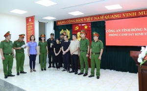 Chồng ca sĩ Đoàn Di Băng bị bắt vì cáo buộc sản xuất, buôn bán hàng giả