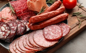 Bị cholesterol cao nên tránh ăn gì?