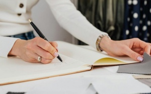 Run không rõ nguyên nhân: Tại sao bạn lại bị run tay?