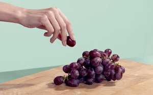 Lợi ích và lưu ý khi sử dụng nho tươi