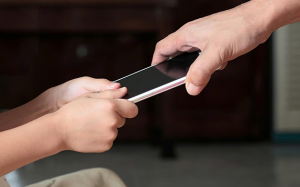 Giải pháp giúp trẻ 'cai nghiện' thiết bị điện tử