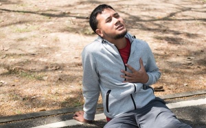 Đi bộ 50m đã đau thắt ngực: Thận trọng với bệnh thiếu máu cơ tim