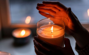 Nến thơm có ảnh hưởng đến không khí trong nhà?