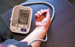 Cách xử lý tăng huyết áp tại nhà