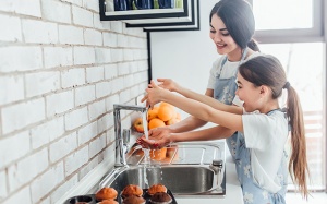 Tử vi thứ Bảy (20/12/2025): Bọ Cạp nên chăm chỉ làm việc nhà