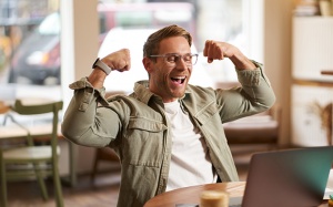 Tử vi thứ Tư (24/12/2025): Song Ngư muốn thử sức bản thân nhiều hơn