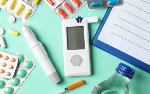 Uống thuốc đái tháo đường 15 ngày, đường huyết giảm có bỏ thuốc được không?