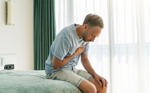 Tim bỏ nhịp khi cúi người, thay đổi tư thế có đáng lo?