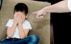 Hậu quả của phong cách nuôi dạy con độc đoán