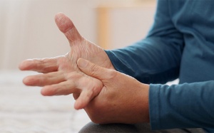 Bị run vô căn dùng TPBVSK Vương Lão Kiện có được không?