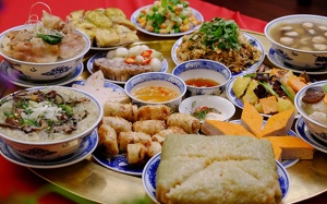 Mâm cỗ cúng mùng 1 Tết 2026 nên chuẩn bị ra sao?