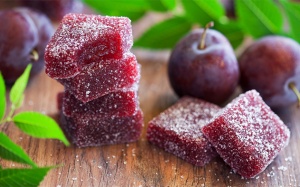 Infographic: Lợi ích của các món ăn nhẹ từ quả mận 