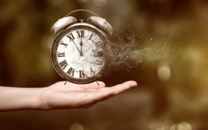 Vì sao thời gian trôi nhanh hơn khi ta trưởng thành?