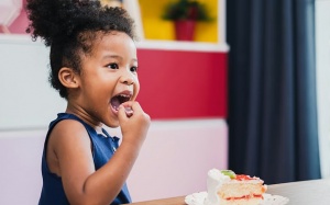 Ăn ít đường trước 2 tuổi có thể giảm nguy cơ tim mạch 