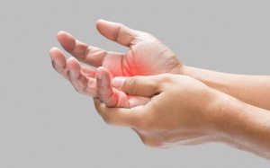 Bị tê buốt tay vào ban đêm có phải do đái tháo đường không?