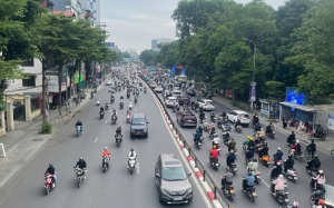 Bắc Bộ hửng nắng, Nam Bộ mưa trái mùa