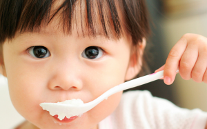 2 năm đầu đời: Nuôi dưỡng sai, hệ lụy lớn