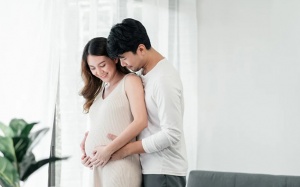 Nhìn nhận lại ảnh hưởng của sức khỏe người cha đến thai nhi