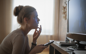 7 điều nên tránh sau 19h để bảo vệ sức khỏe tim mạch