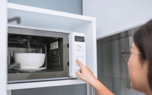 Nguy cơ ngộ độc khi hâm đi hâm lại thực phẩm 