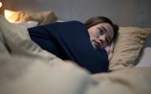 Vì sao bạn thường tỉnh giấc lúc 3 giờ sáng? 