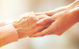 Chăm sóc người sa sút trí tuệ: Bắt đầu từ sự thấu hiểu