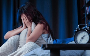 Mất ngủ kéo dài: Nguyên nhân và giải pháp hỗ trợ từ thảo dược