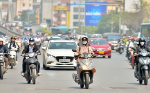 Nắng nóng bao trùm từ Bắc vào Nam, có nơi trên 38 độ