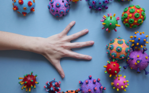Virus tay chân miệng tồn tại bao lâu trên đồ chơi trẻ em? 