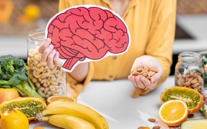 Phụ nữ mắc Alzheimer có thể thiếu hụt dưỡng chất này 