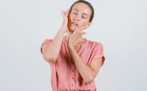 Mất nước có thể khiến bạn trông già hơn?