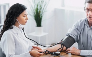 Huyết áp lên xuống thất thường phải làm sao?