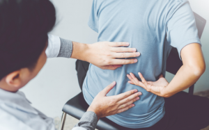 Đau thần kinh tọa do thoát vị đĩa đệm chèn dây thần kinh phải làm sao?