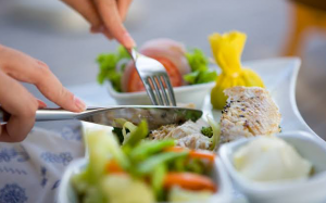 Đạm quan trọng thế nào với người cao tuổi?