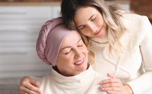 Nên làm gì khi gia đình có người mắc ung thư vú?