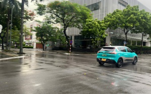 Mưa dông bao trùm nhiều nơi trên cả nước