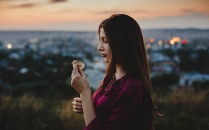 Tử vi thứ Hai (10/8/2026): Bảo Bình cần khéo léo nếu không muốn bạn bè phiền lòng