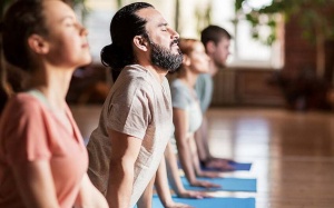 Yoga có giúp giảm hội chứng ruột kích thích?