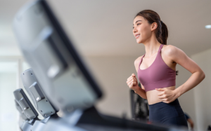 Đừng xem nhẹ lợi ích khi chạy bộ trong nhà