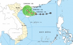 Áp thấp nhiệt đới trên Biển Đông, đất liền nhiều nơi mưa lớn
