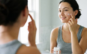 Cách chọn sản phẩm chăm sóc da chống lão hóa