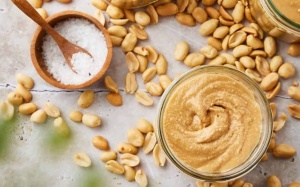 Có nên ăn bơ lạc mỗi ngày?