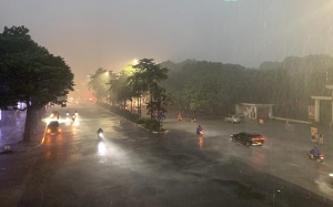 Cảnh báo mưa lớn diện rộng do hoàn lưu áp thấp nhiệt đới