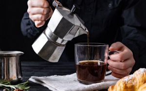 Uống cà phê ảnh hưởng đến sức khỏe xương?