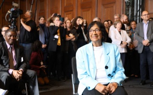 Giải Nobel Hòa bình được trao cho Luật sư nhân quyền Navi Pillay