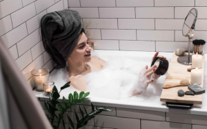 Ngâm nước ấm 30 phút có thể giúp hạ huyết áp?