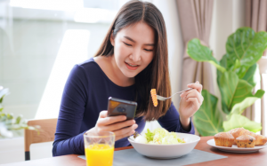 4 thói quen ăn uống tốt cho người mắc ADHD