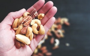 Ăn các loại hạt mỗi ngày có thể giảm nguy cơ tăng huyết áp